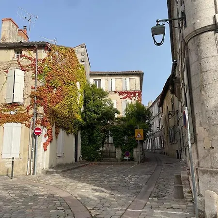 Ferrero - Sejour Confortable Et Fonctionnel - Parking Gratuit * Angoulême